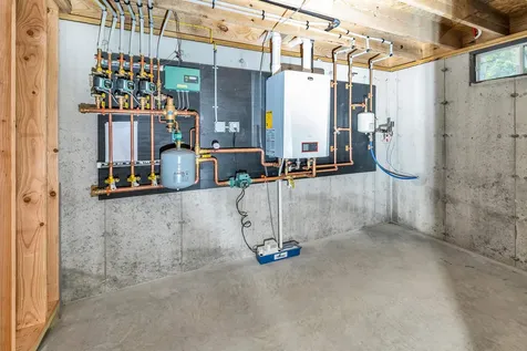 25 Park Street Franklin NH 03235