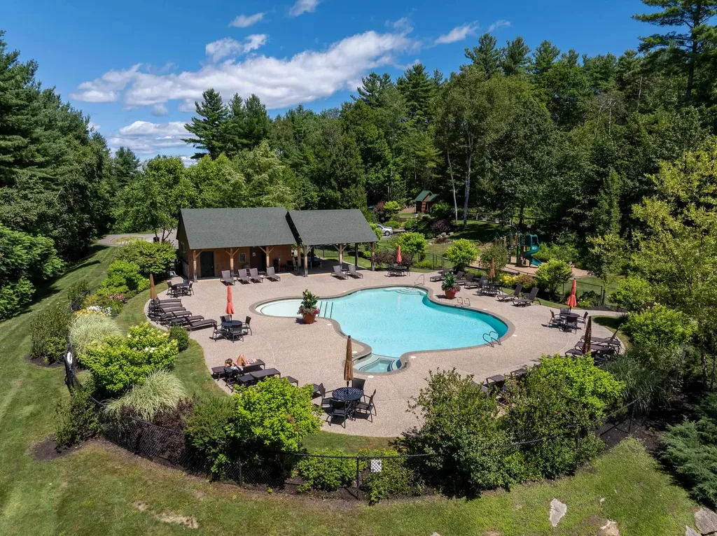 23 Deadreckoning Point Laconia NH 03246