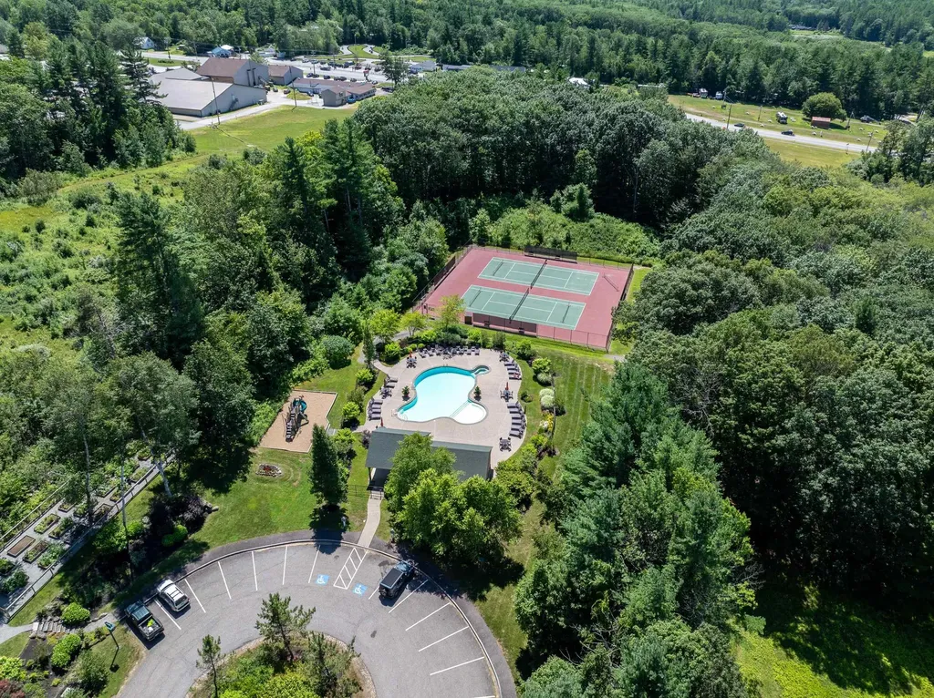 23 Deadreckoning Point Laconia NH 03246