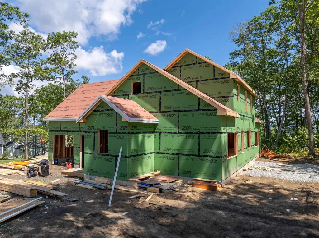 23 Deadreckoning Point Laconia NH 03246