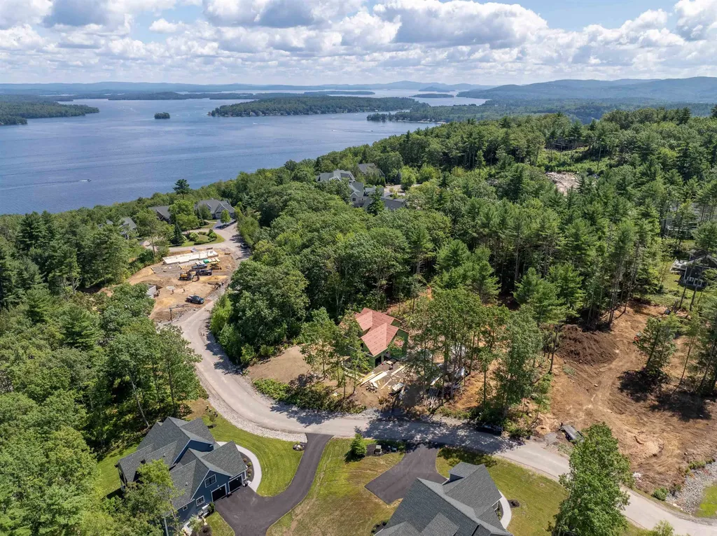 23 Deadreckoning Point Laconia NH 03246