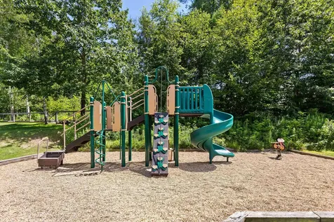 23 Deadreckoning Point Laconia NH 03246