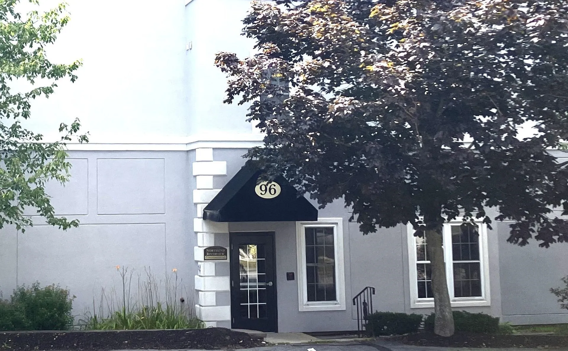 96 River Road Manchester NH 03104