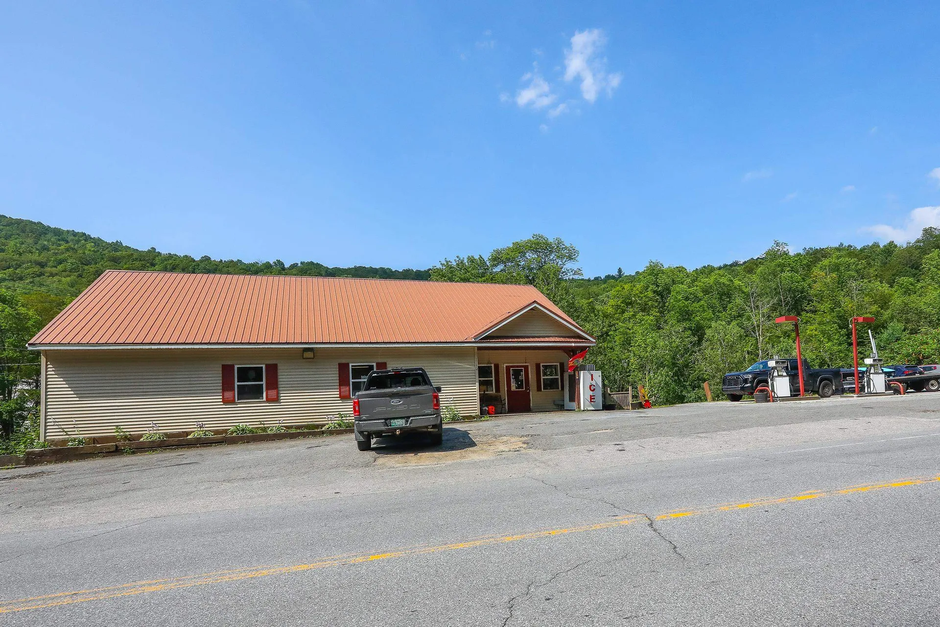 6828 Main Street Readsboro VT 05350