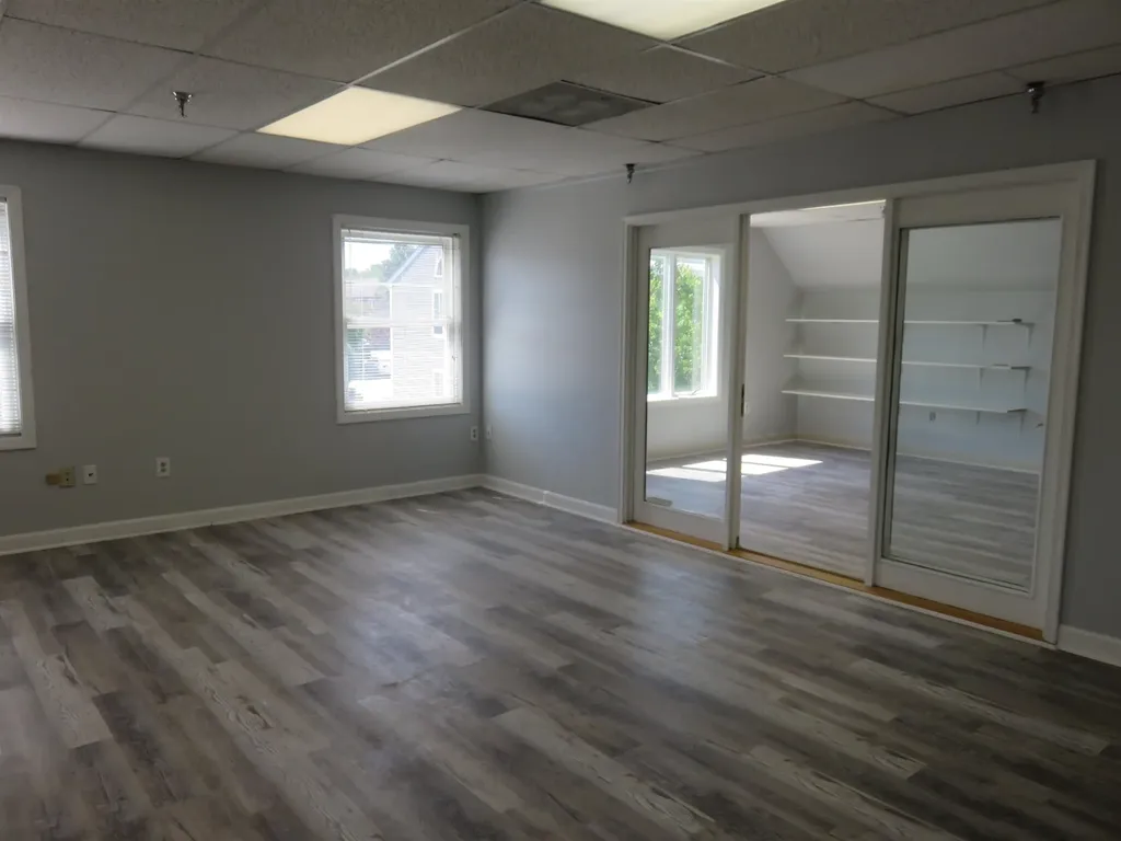 8 Stiles Road Salem NH 03038