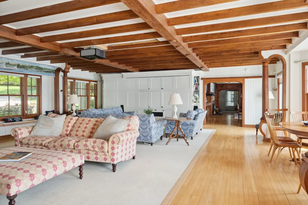 68 Sewall Road Wolfeboro NH 03894