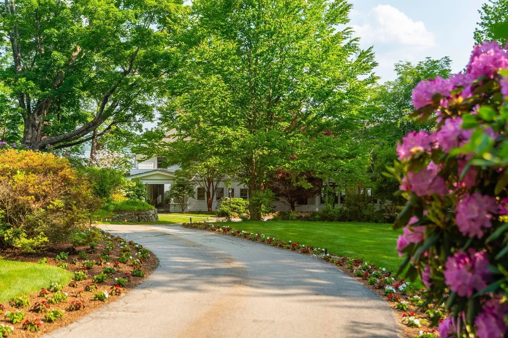 68 Sewall Road Wolfeboro NH 03894