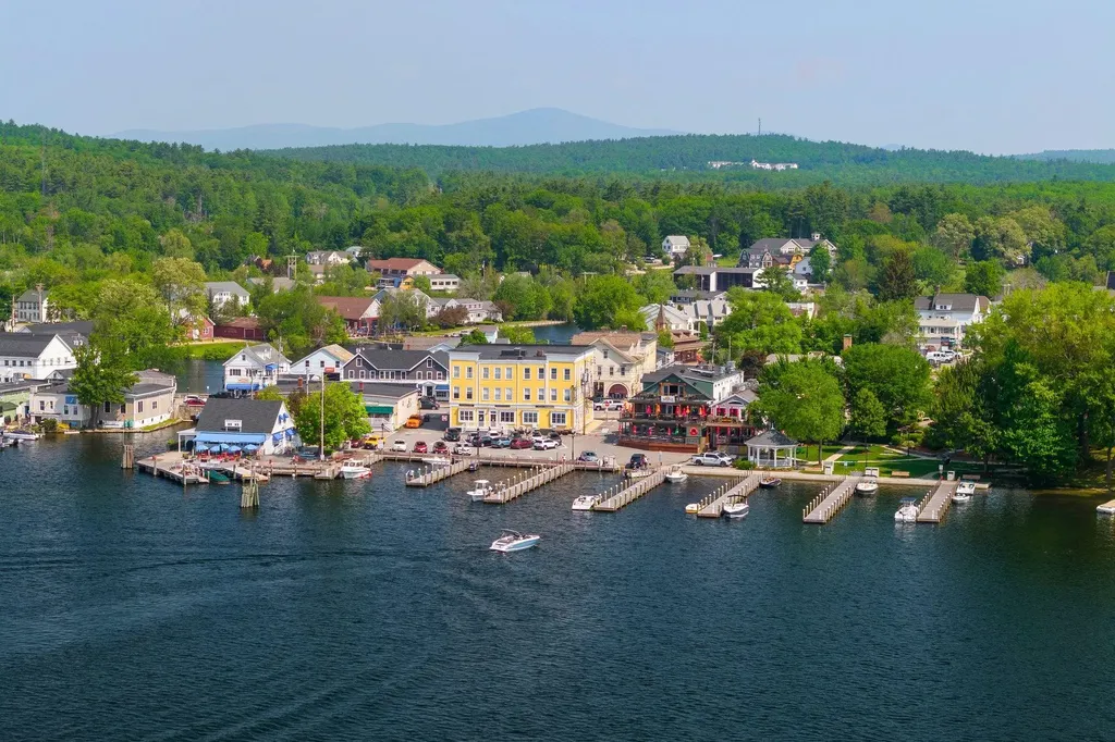 68 Sewall Road Wolfeboro NH 03894