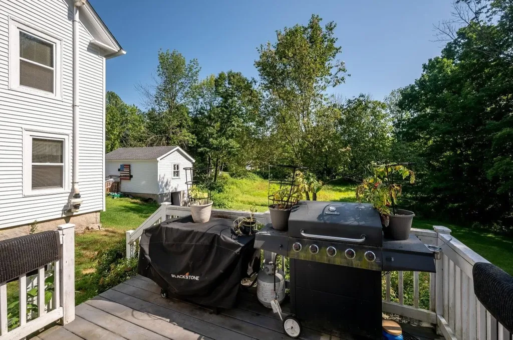 11 Berry Court Farmington NH 03835