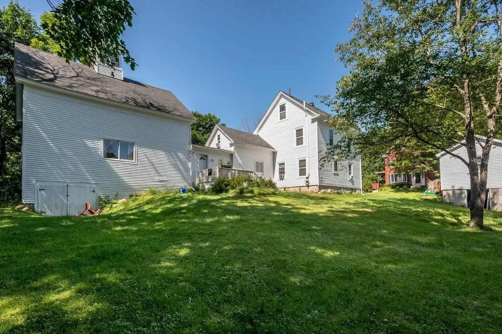 11 Berry Court Farmington NH 03835