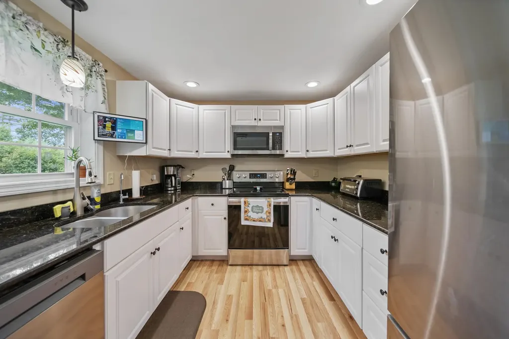 16 Felch Lane Jaffrey NH 03452