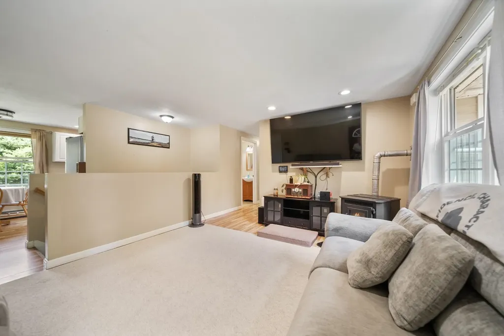 16 Felch Lane Jaffrey NH 03452
