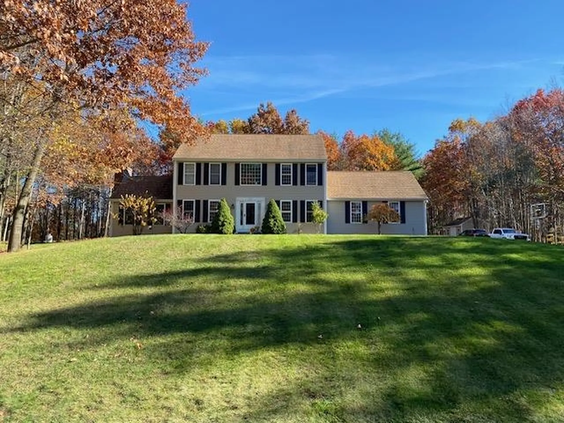 27 Evelyn Street Hooksett NH 03106