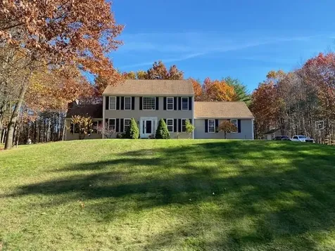 27 Evelyn Street Hooksett NH 03106