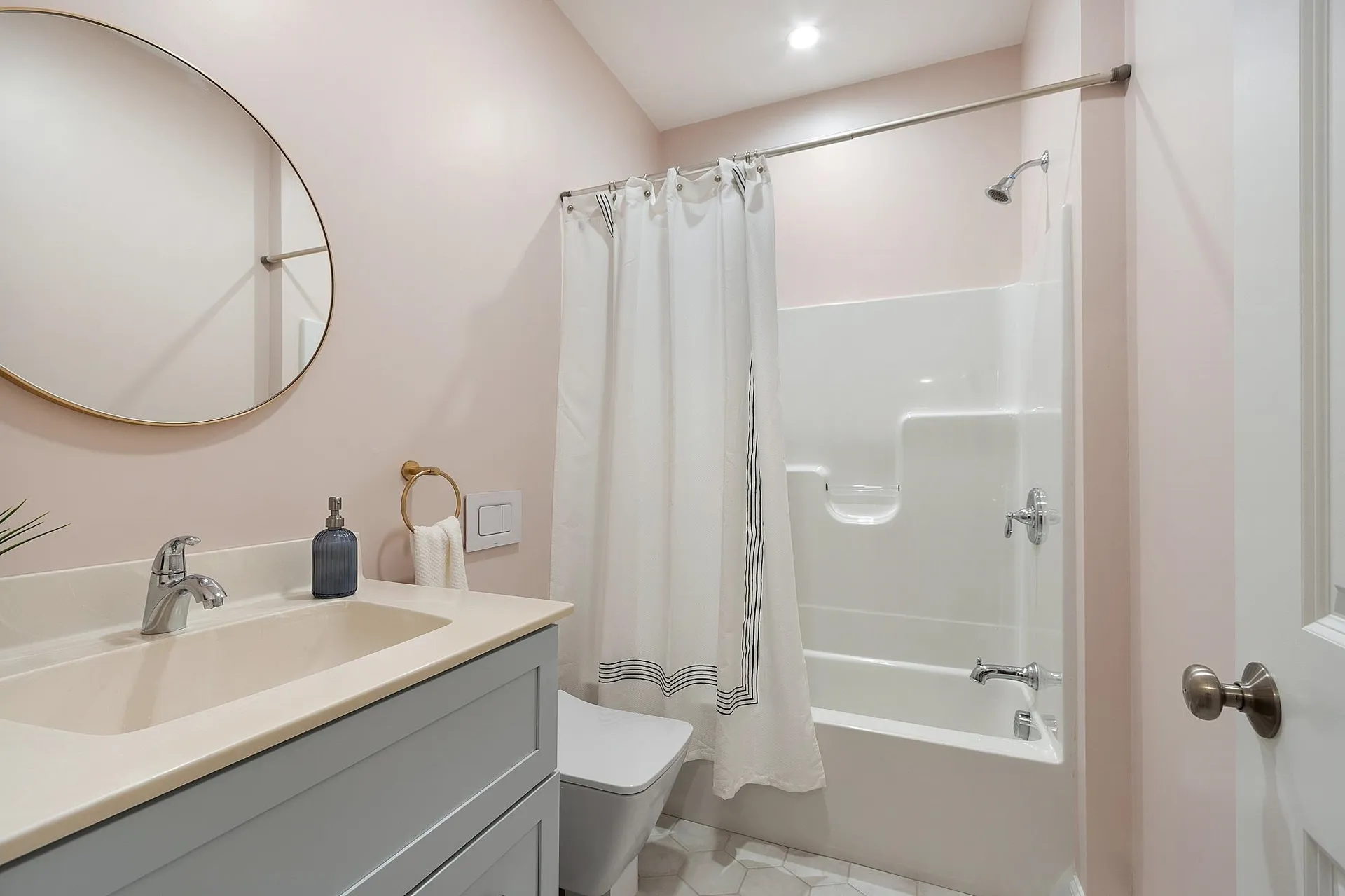 5 Milano Way Salem NH 03079