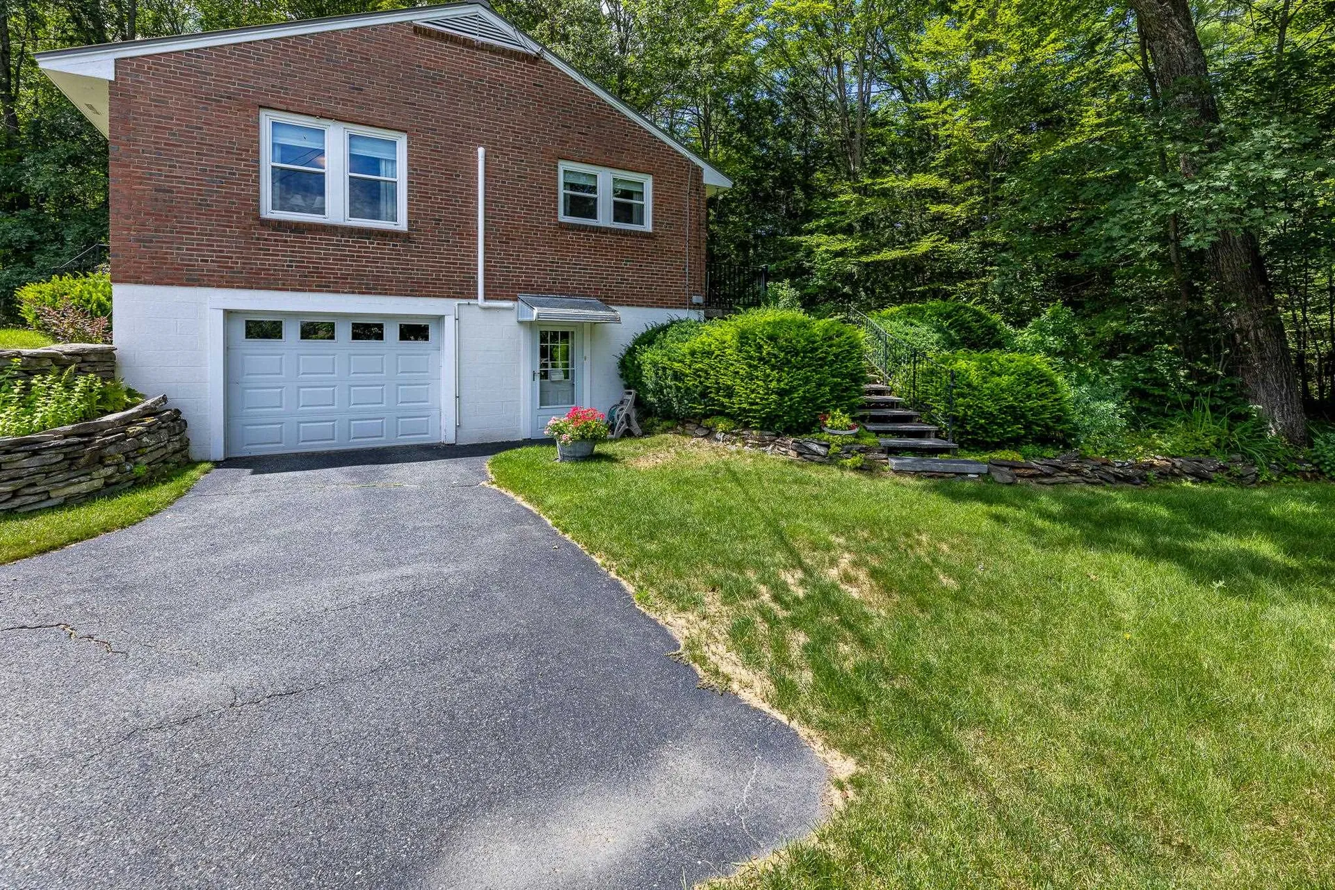 31 Wheatley Street Lebanon NH 03766