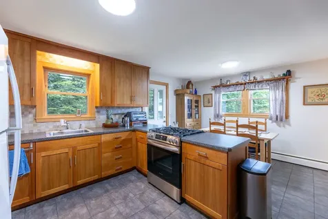 31 Wheatley Street Lebanon NH 03766