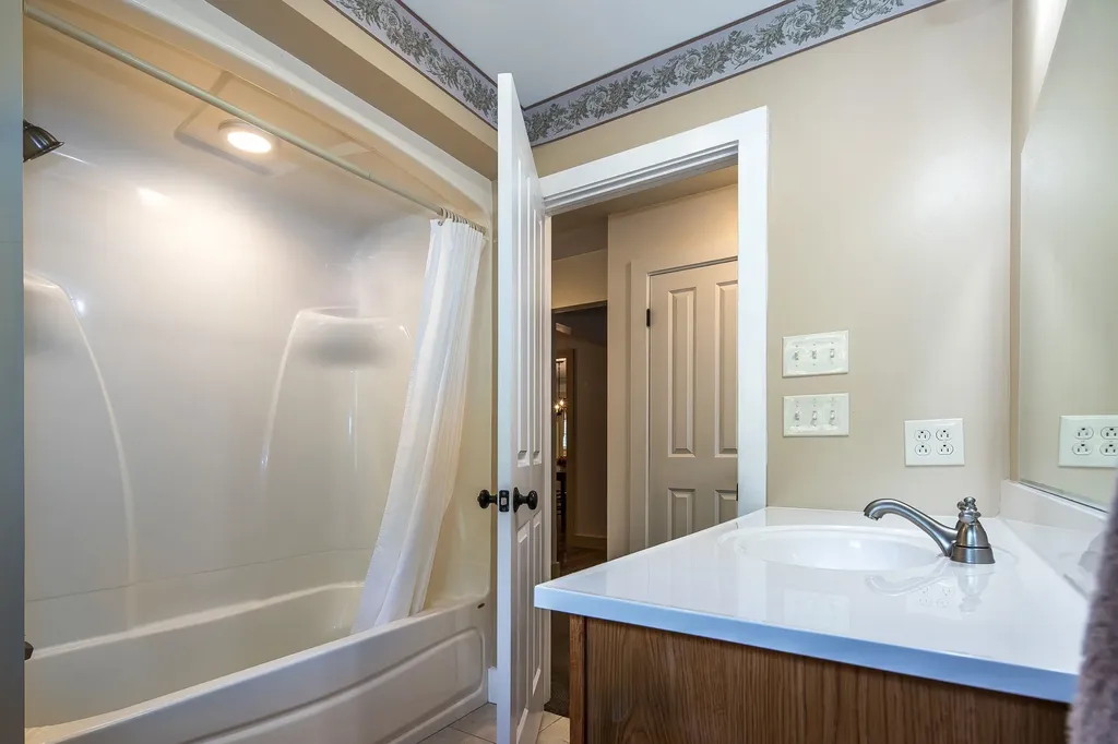 20 Pasquale Lane Chittenden VT 05737