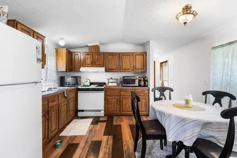 209 Hampstead Road Derry NH 03038