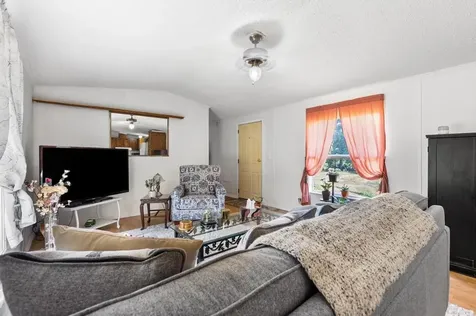 209 Hampstead Road Derry NH 03038