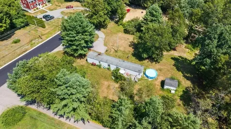 209 Hampstead Road Derry NH 03038