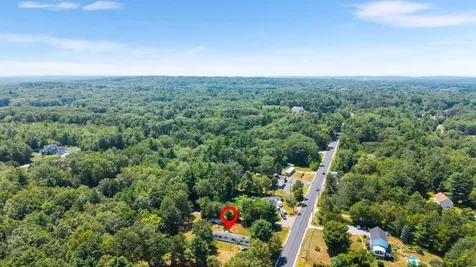 209 Hampstead Road Derry NH 03038