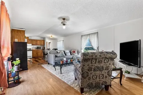 209 Hampstead Road Derry NH 03038