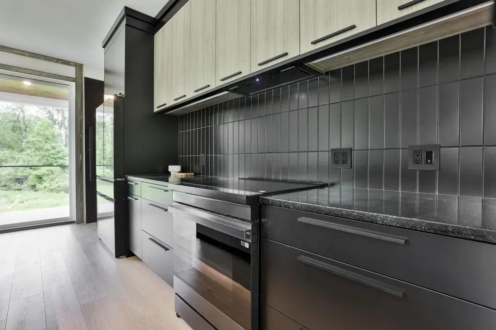 33 Sharon Road Peterborough NH 03458