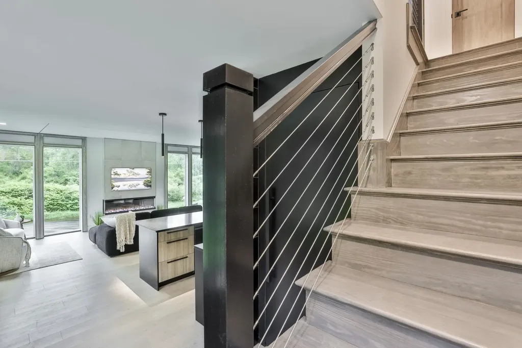 33 Sharon Road Peterborough NH 03458