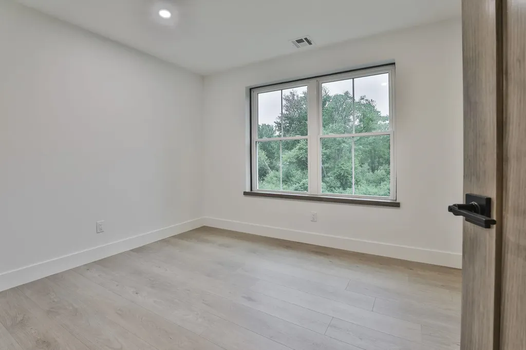 33 Sharon Road Peterborough NH 03458