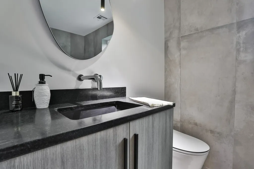 33 Sharon Road Peterborough NH 03458