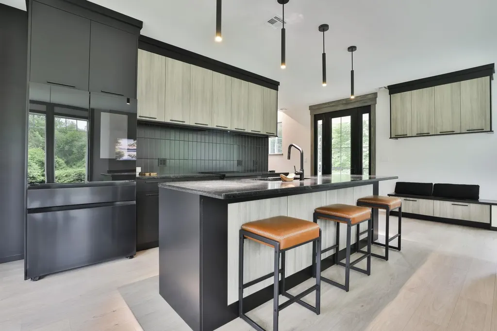 33 Sharon Road Peterborough NH 03458