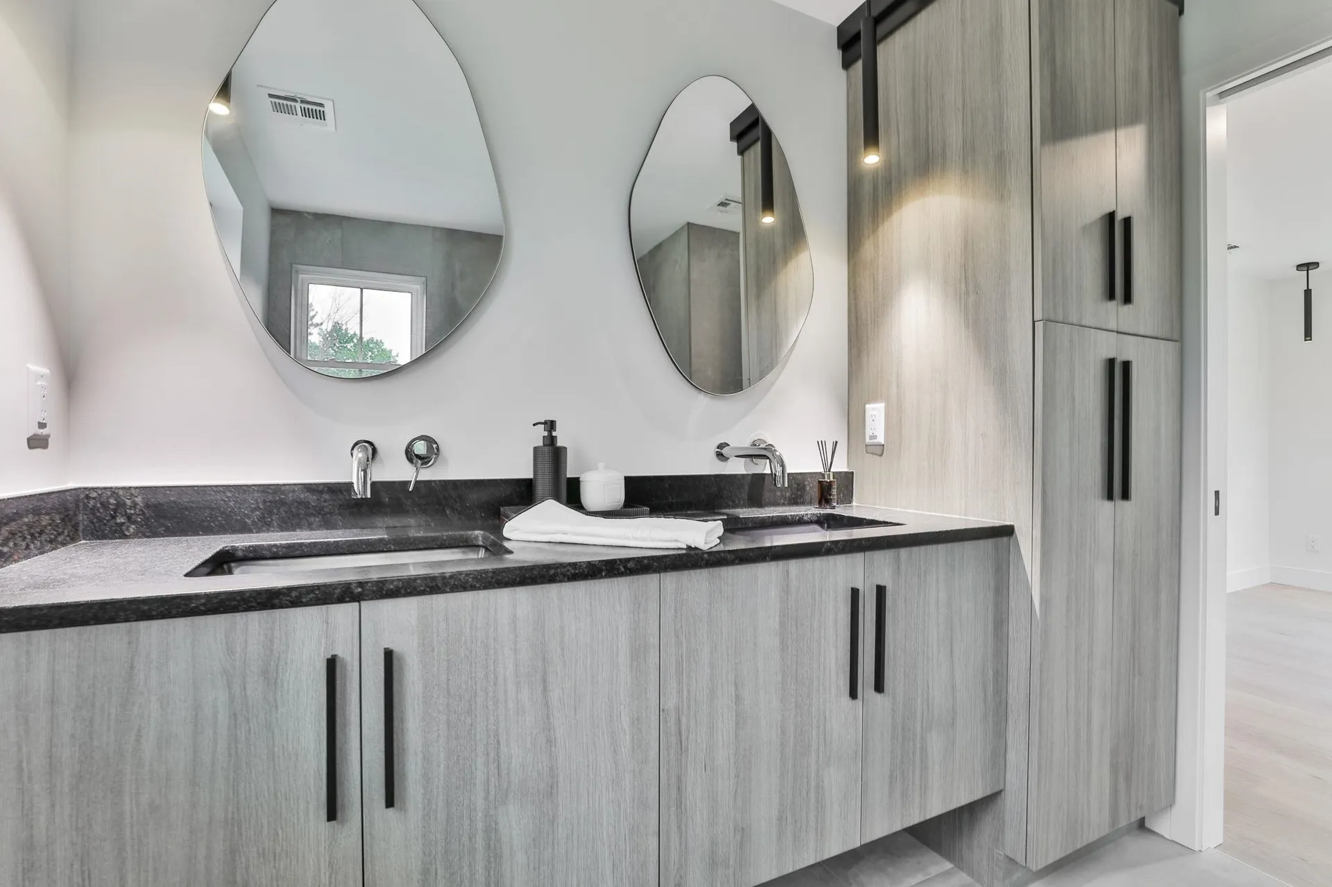 33 Sharon Road Peterborough NH 03458