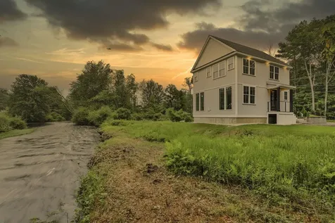 33 Sharon Road Peterborough NH 03458