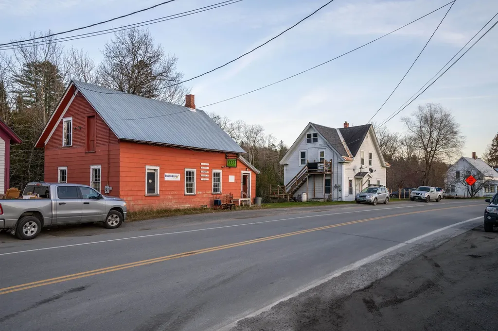 184 Vt 5a Burke VT 05871