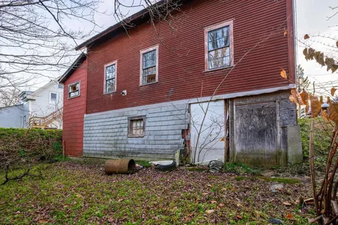 184 Vt 5a Burke VT 05871