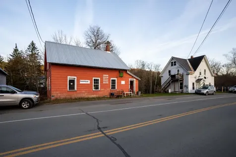 184 Vt 5a Burke VT 05871