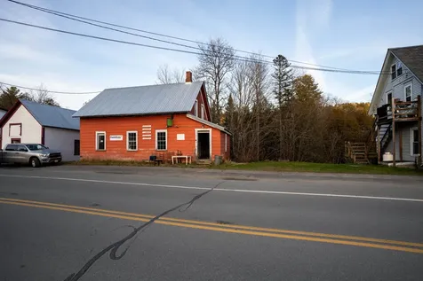 184 Vt 5a Burke VT 05871