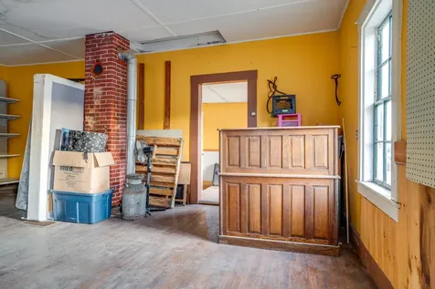 184 Vt 5a Burke VT 05871