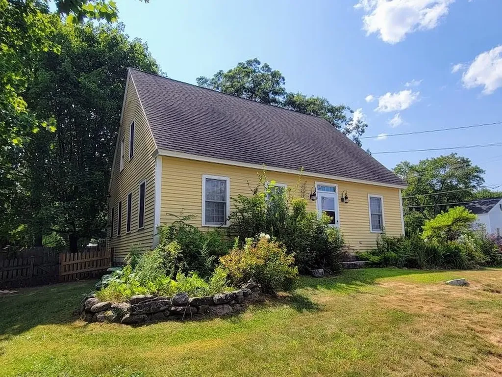 53 Prospect Street Henniker NH 03242