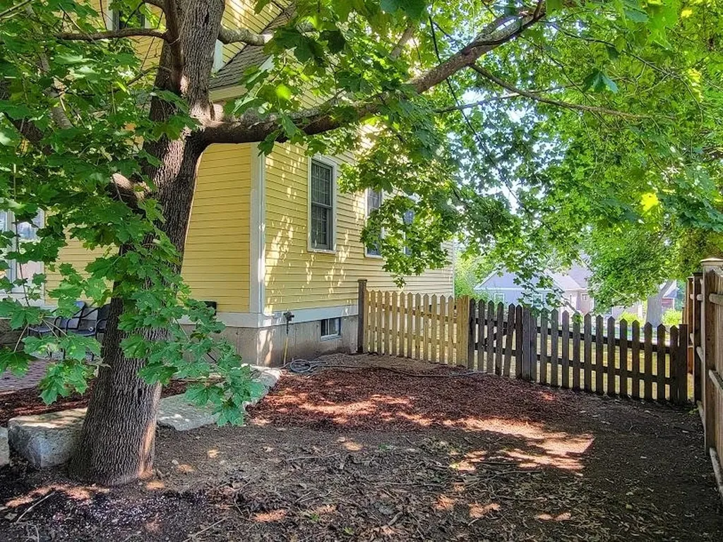 53 Prospect Street Henniker NH 03242