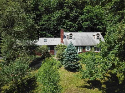 8 Walden Woods Essex VT 05452