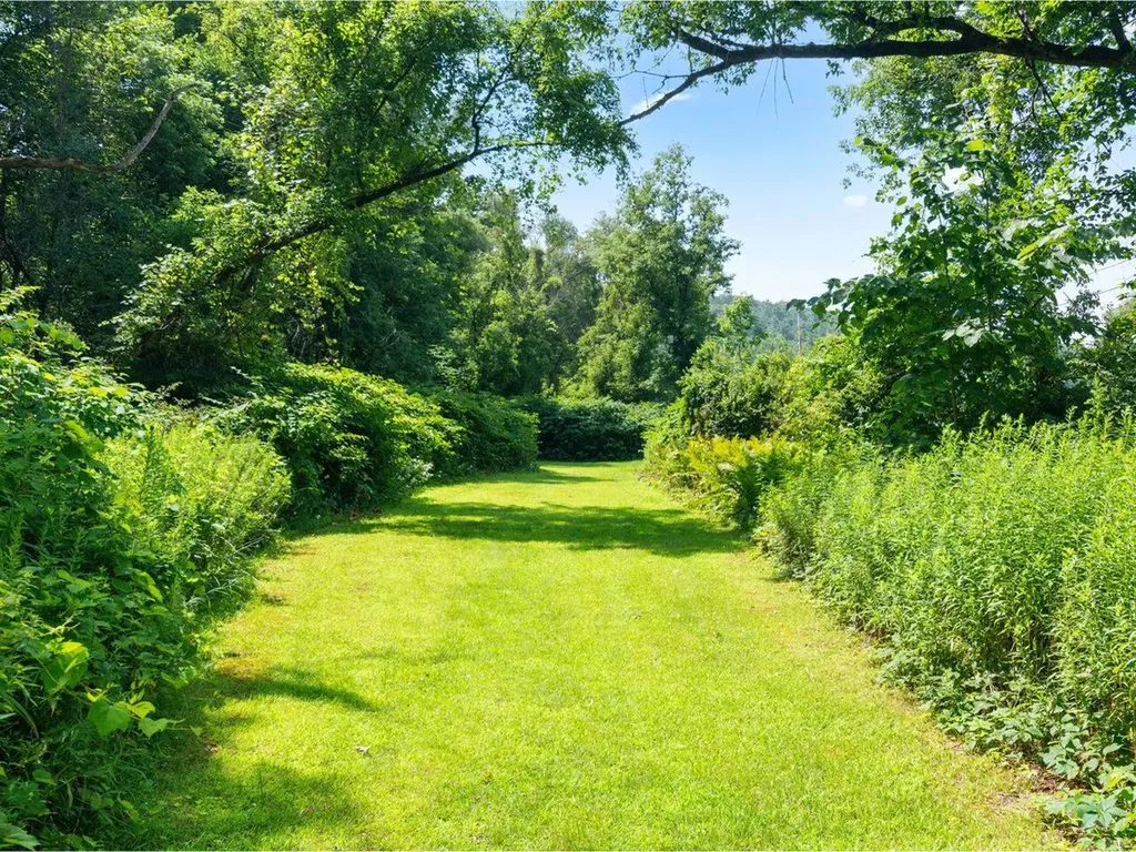 4003 River Road New Haven VT 05472