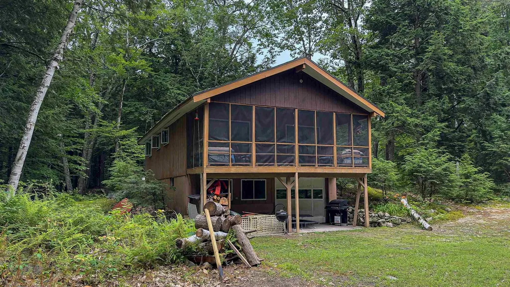 28 Ski Sand Road Denmark ME 04022