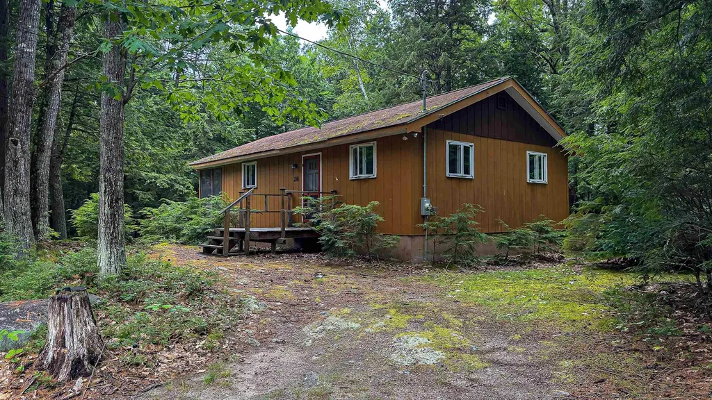 28 Ski Sand Road Denmark ME 04022