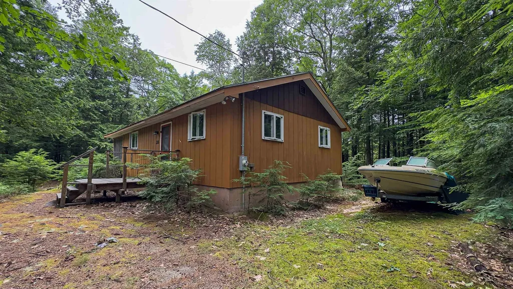 28 Ski Sand Road Denmark ME 04022