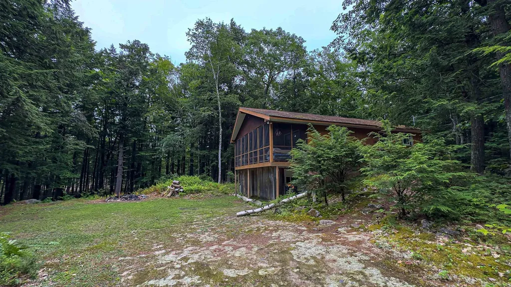 28 Ski Sand Road Denmark ME 04022