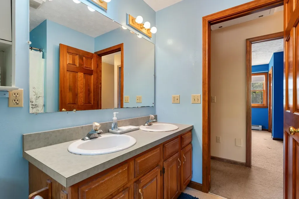 10 Stirling Place Burlington VT 05408