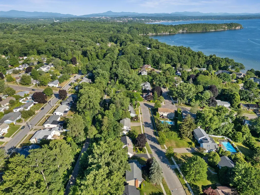 10 Stirling Place Burlington VT 05408
