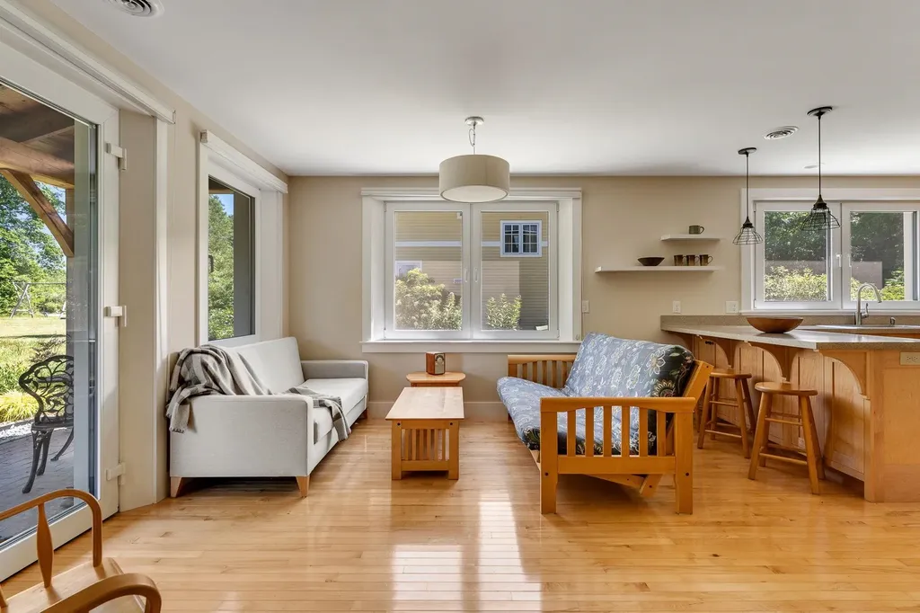 22 Common Way Charlotte VT 05445